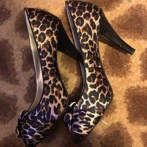 Cheetah high-heeled shoes with open toe